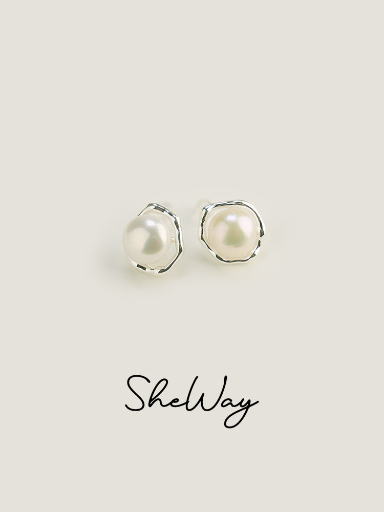 Silver Side Pearl Stud Earrings