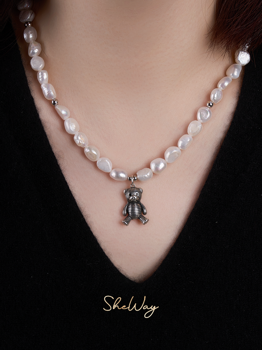 Bear Baroque Pearl Necklace