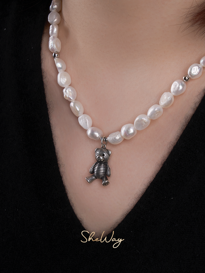 Bear Baroque Pearl Necklace